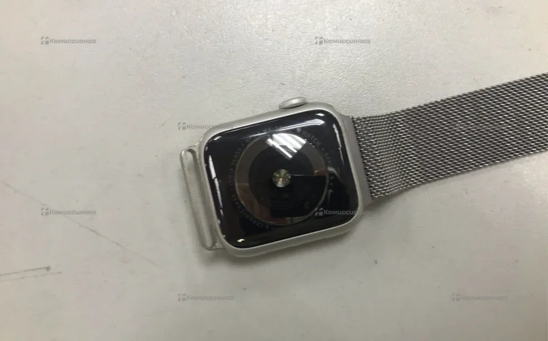 Часы  Apple Watch 5 Nike