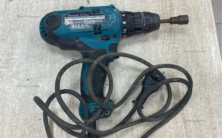 дрель Makita DF0300