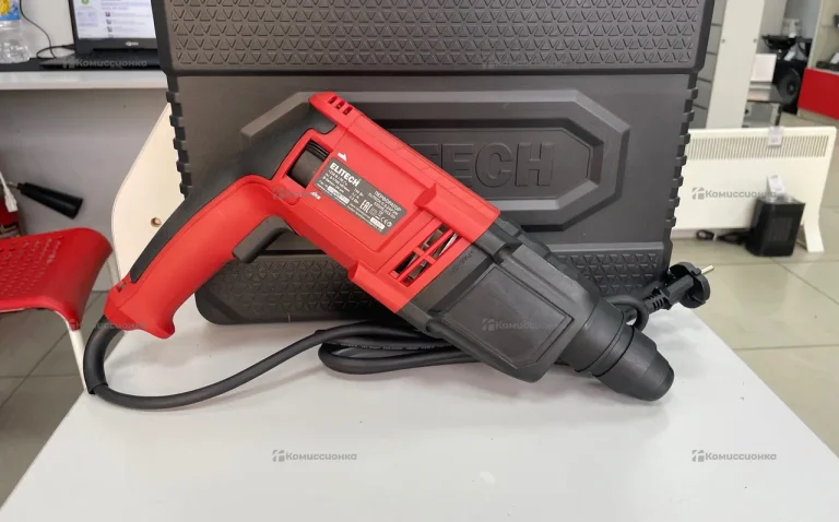 Перфоратор Elitech П240РЭМ.