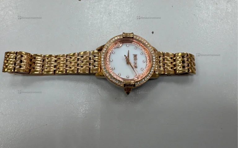 Часы Just Cavellii