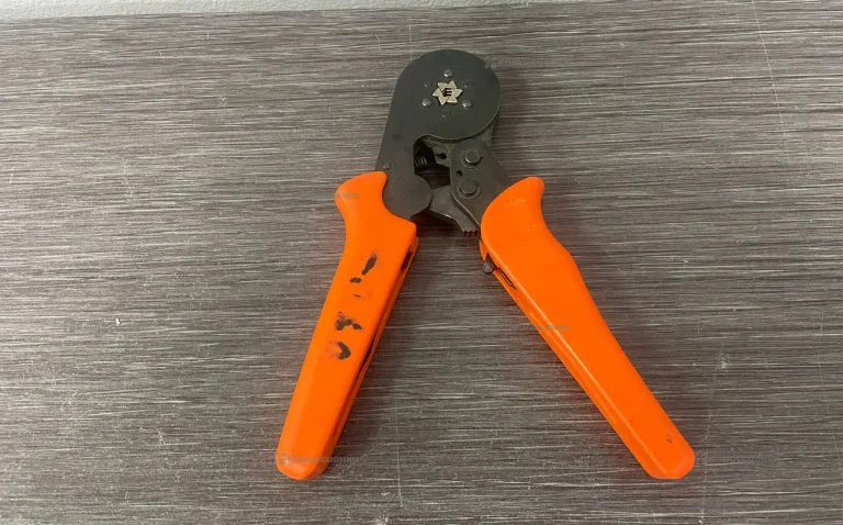 Клещи для обжима IEK KO-08E