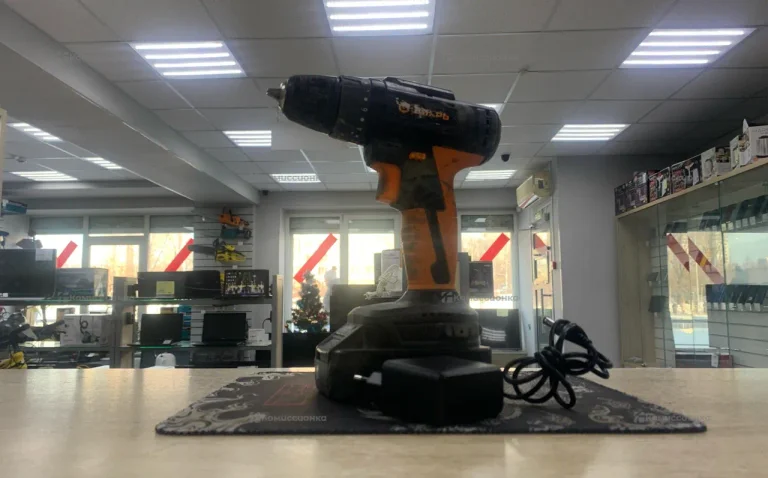 Шуруповерт Вихарь ДА 18Л