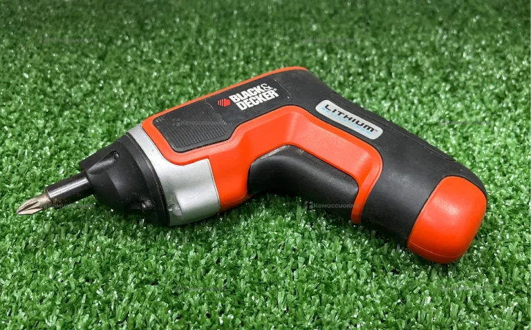 Электронная отвертка Black Decker Compact