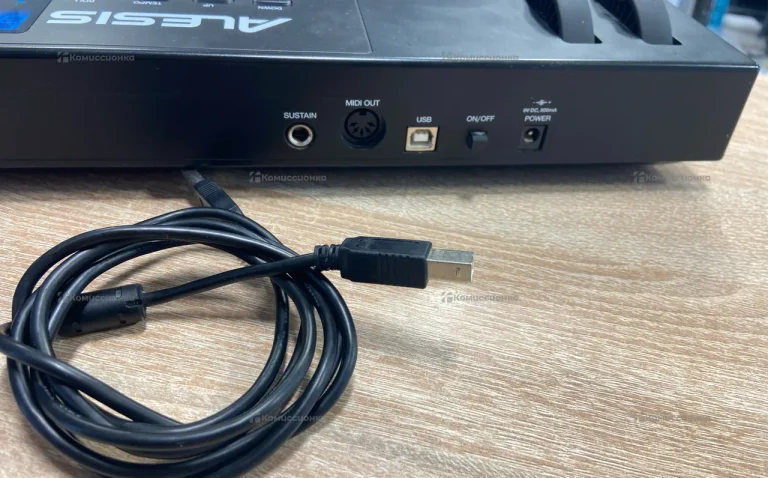 MIDI клавиатура Alesis VI49