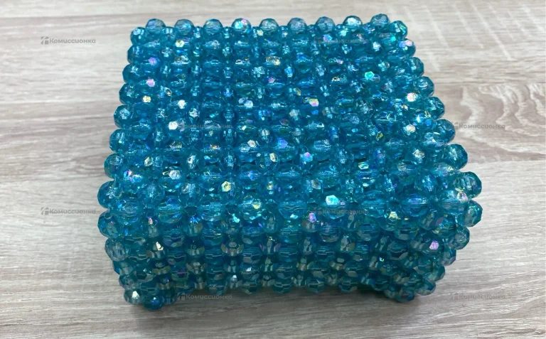 Шкатулка из бусин бирюзовая