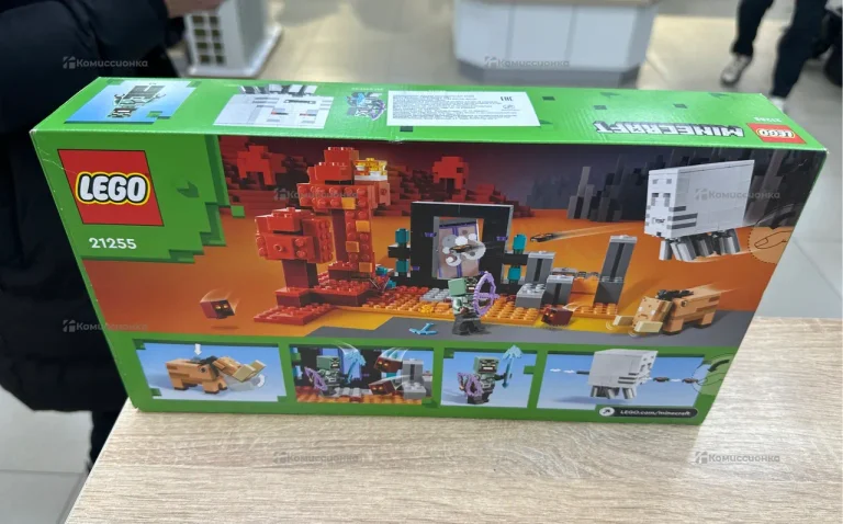 Конструктор Lego Minecraft 21255