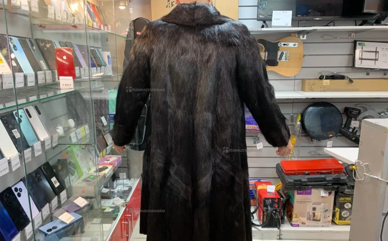 Шуба из нутрии Fur Natural (50размер)