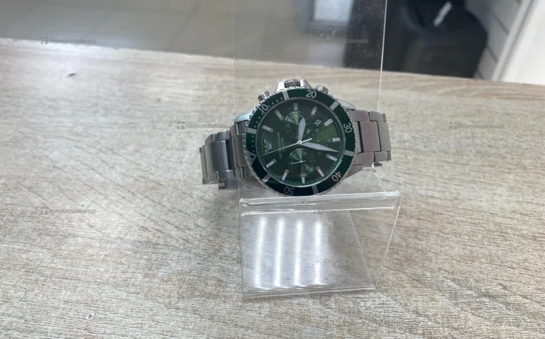 Часы  Armani