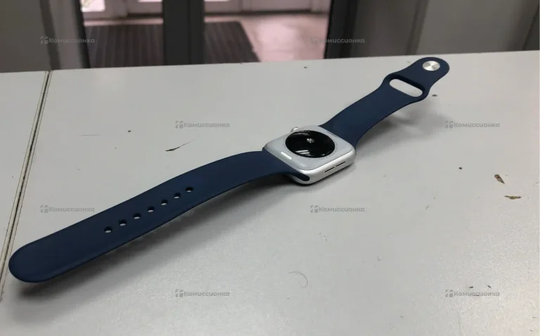 Часы  apple watch se 44m