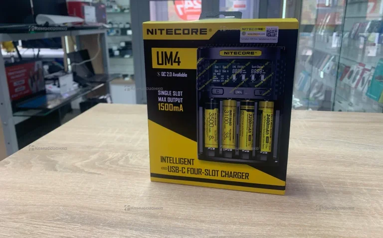 Зарядка для батареек Nitecore UM4