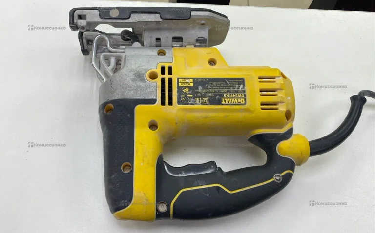 Лобзик DeWalt DWS49-KS