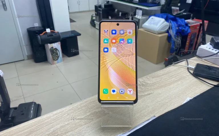 Infinix Smart 8 4/128 ГБ