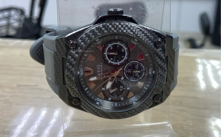 Часы Guess W1048G1