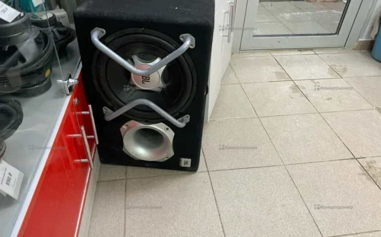 Сабвуфер JBL GT5-1204br