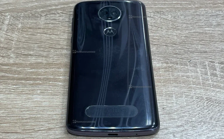 Motorola Moto E5 Plus 3/32 ГБ