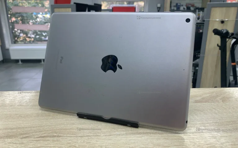 Планшет Apple iPad (2018) 32Gb Wi-Fi