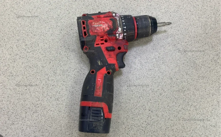шуруповерт Milwaukee 16,8v