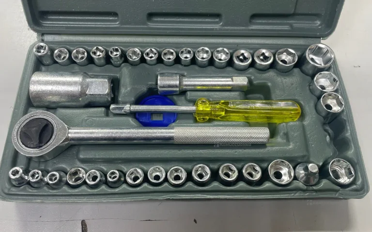 набор инструментов маленький