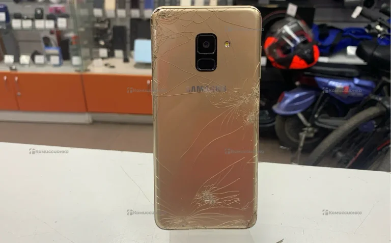Samsung Galaxy A8 (2018) 4/32Gb