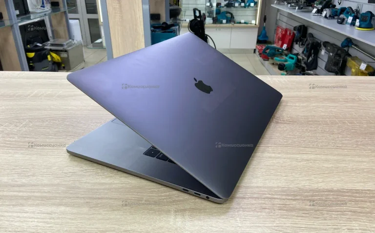 Ноутбук Apple MacBook Pro 15 2016