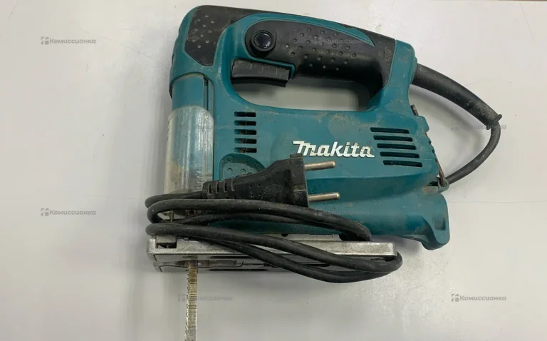 Электролобзик makita 4329K