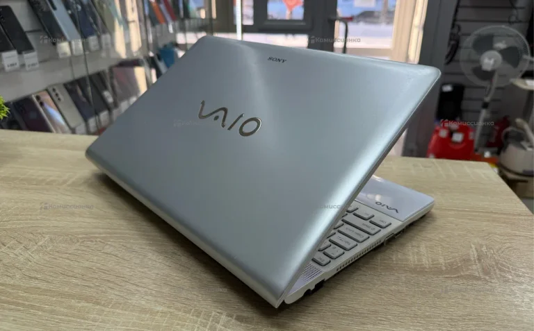 Ноутбук  SONY VAIO i3 M380/ Radeon