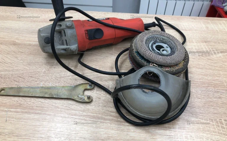 УШМ Black Decker KG915