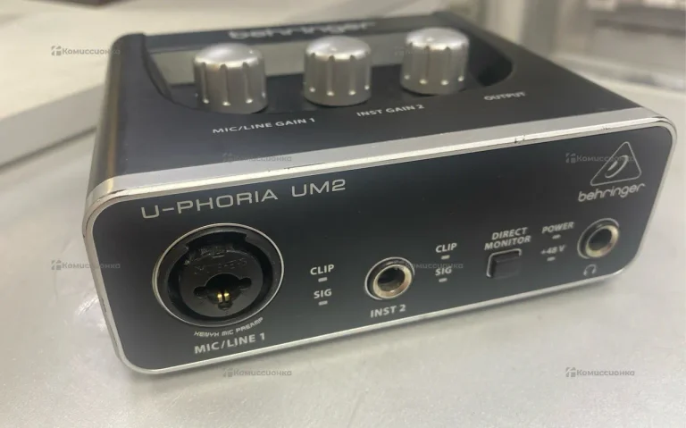 Звуковая карта behringer u-phoria um2