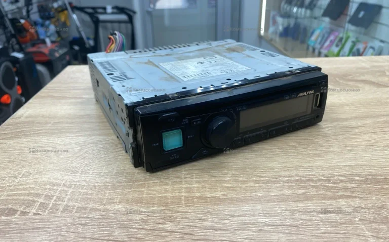 Автомагнитола Alpine cde-170r