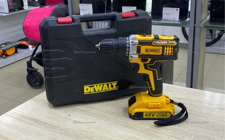 Аккумуляторная дрель-шуруповерт DeWalt 48V