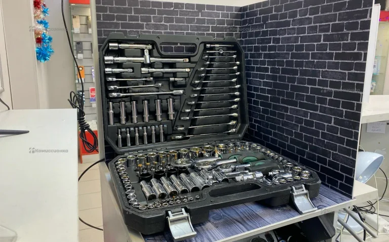 Набор инструментов Автобрат 151 предмет