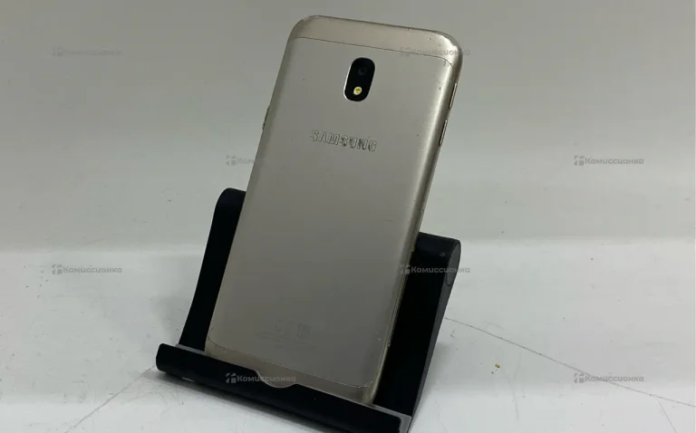 Samsung Galaxy J3 (2017) 2/16 ГБ