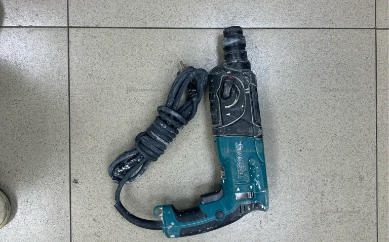 Перфоратор makita HR2470
