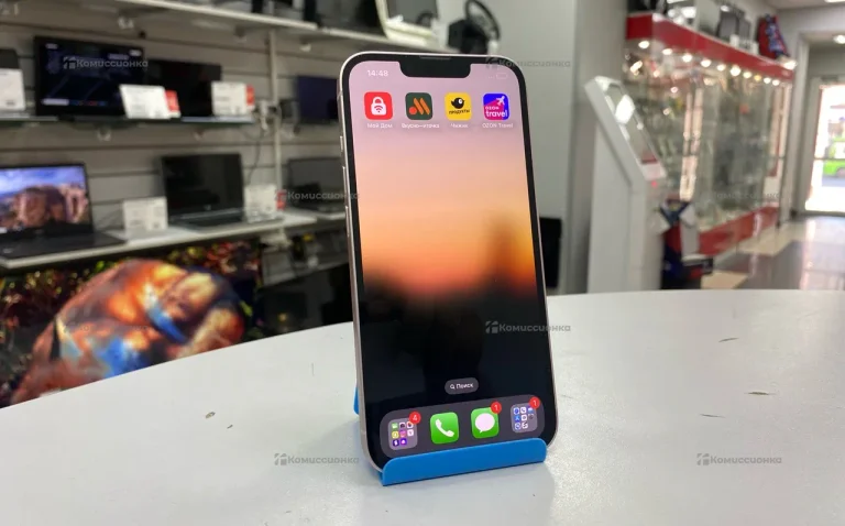 Телефон Apple Iphone 13 128 ГБ.