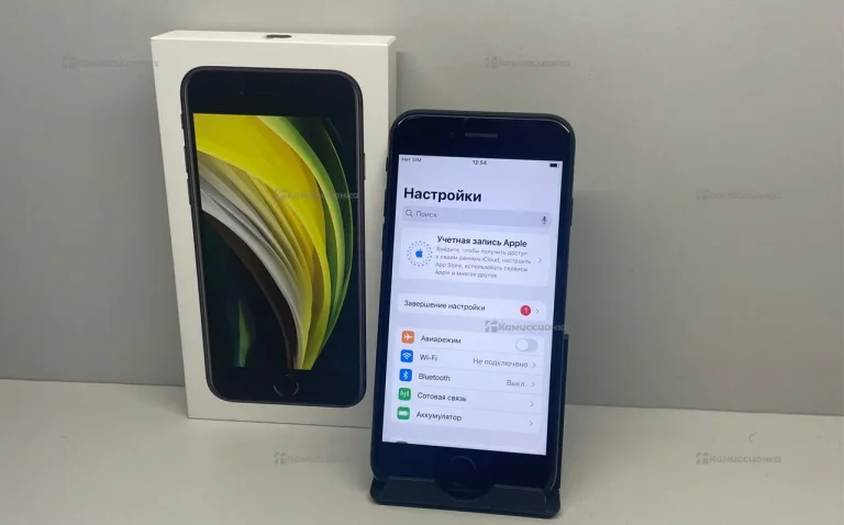 Apple iPhone SE (2020) 3/128 ГБ