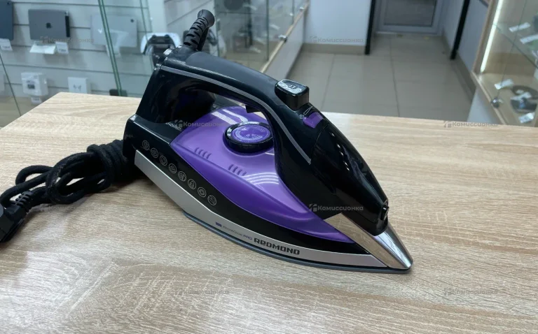 Утюг REDMOND RI-C260