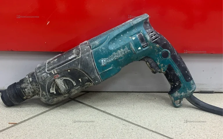 Перфоратор Makita M8701
