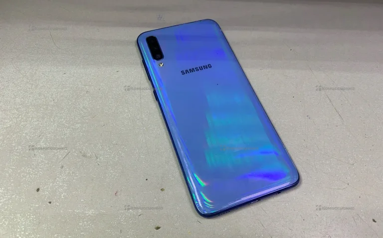 Samsung Galaxy A70 6/128 ГБ