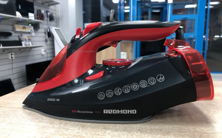 Утюг Redmond RI-C283