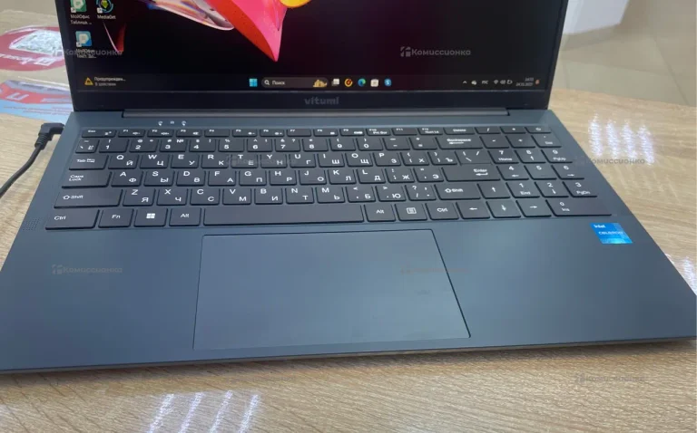 Ноутбук  VITUMI LP5PIW001