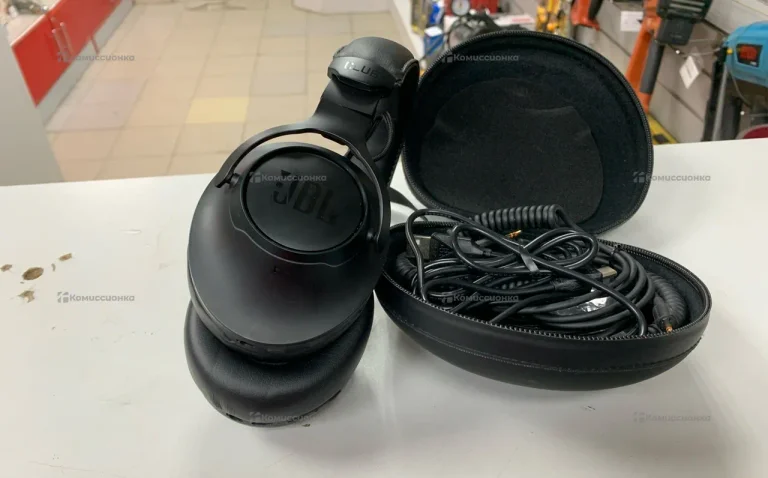 Наушники  JBL club one