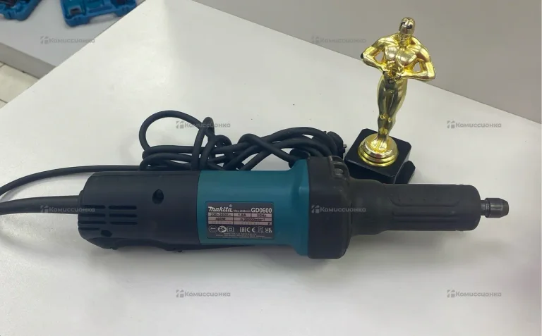 Прямая шлифмашина Makita GD0600