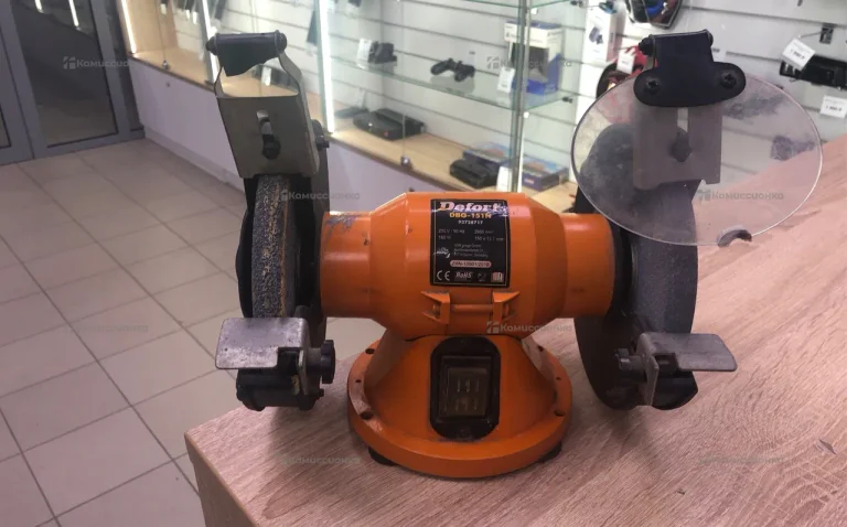 Заточная машина DEFORT DBG-151N