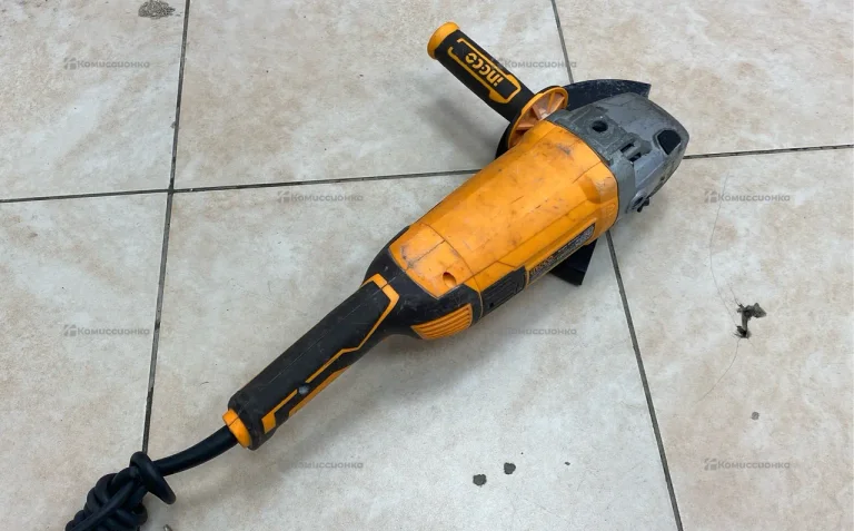 Угловая шлифовальная машина INGCO AG24008