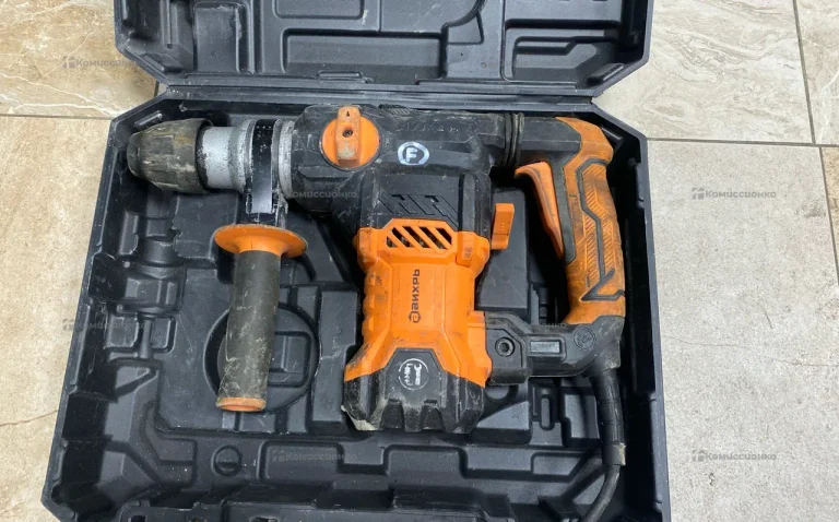 Перфоратор ВИХРЬ П-1400К-В