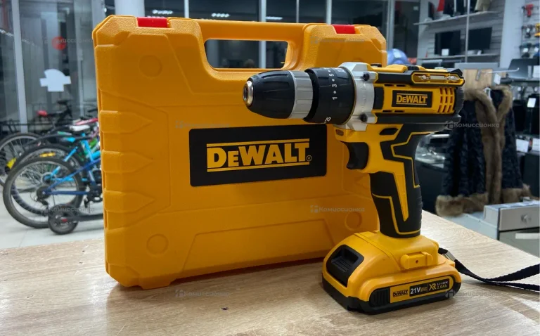 Дрель-шуруповерт Dewalt 21V