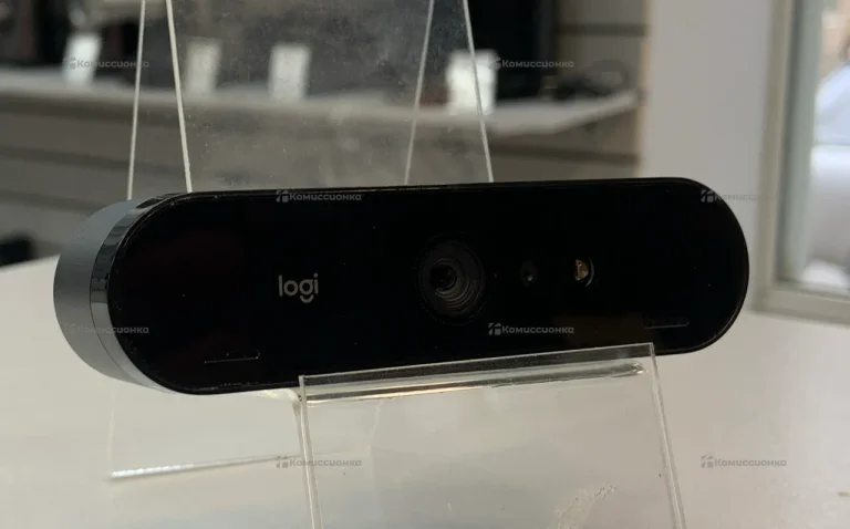 Веб камера Logitech Brio
