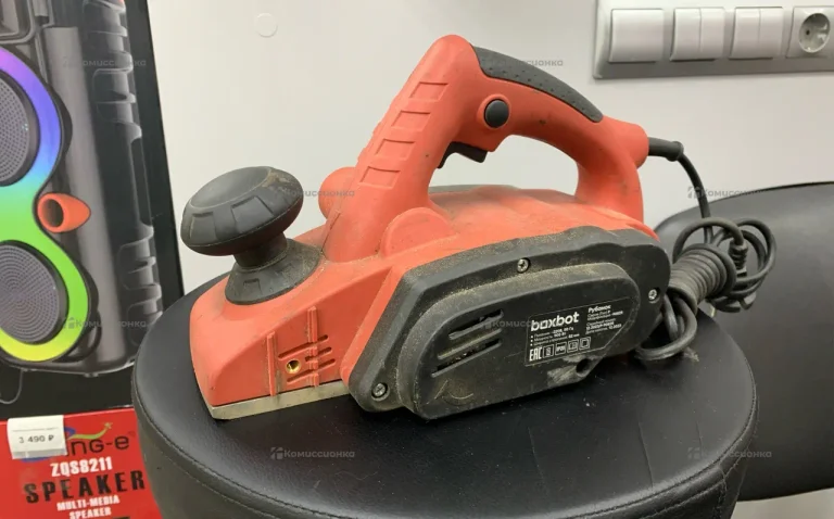 Рубанок электрический P-9082R