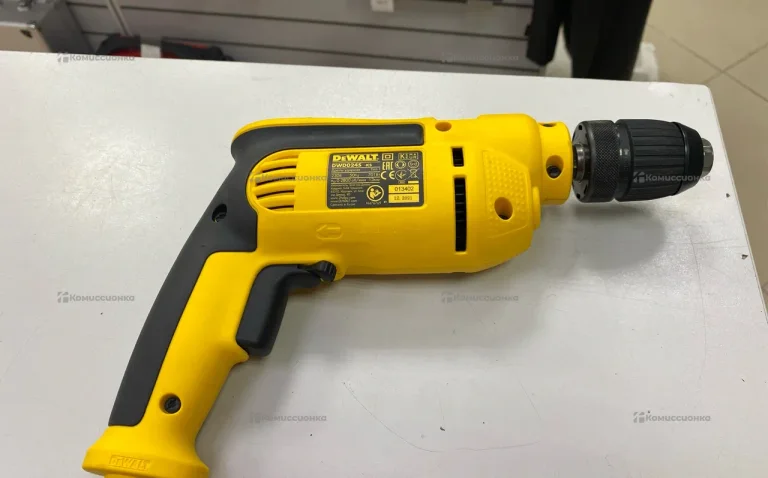 Дрель-шуруповерт Dewalt DWD 024S