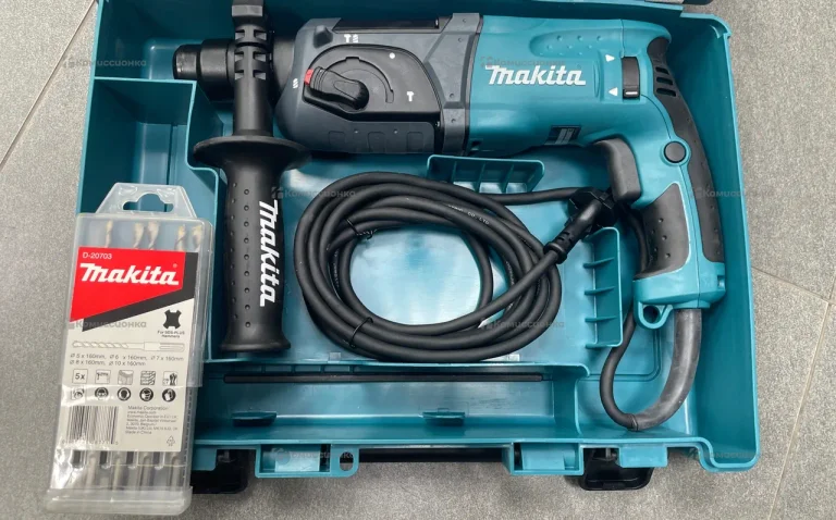 Перфоратор Makita HR2470 2024г